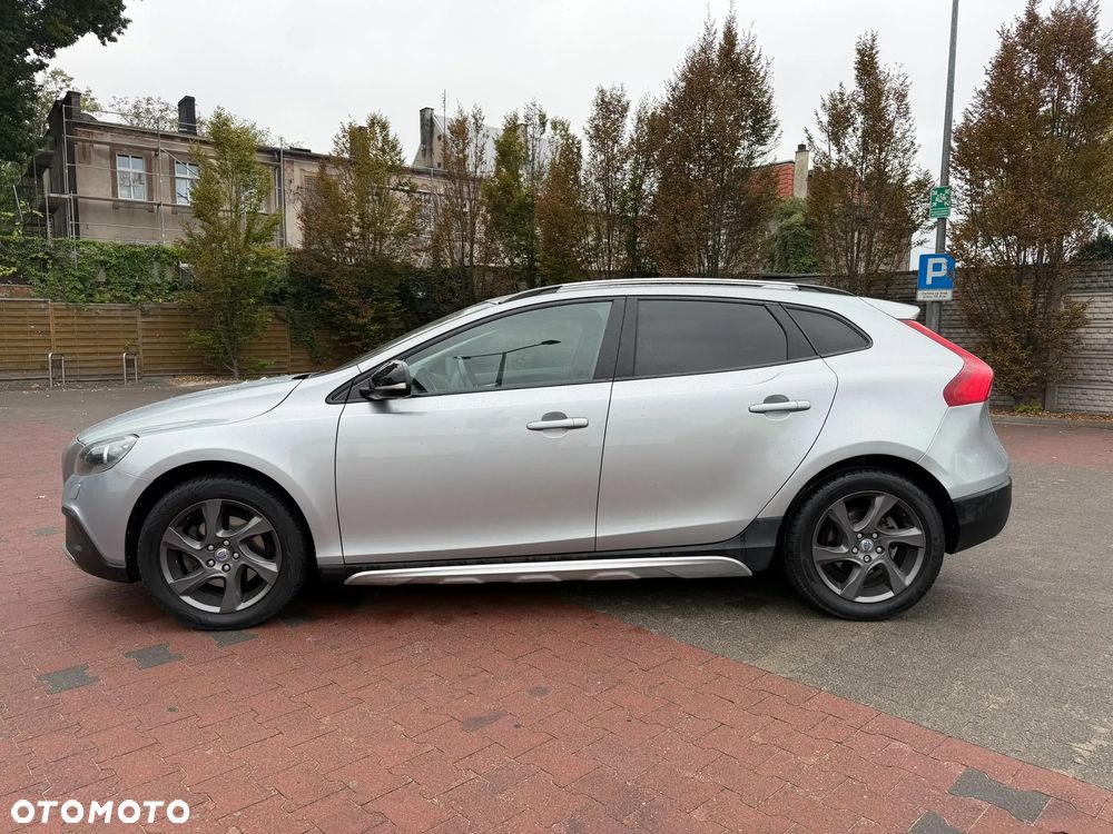 Volvo V40 Cross Country - 28