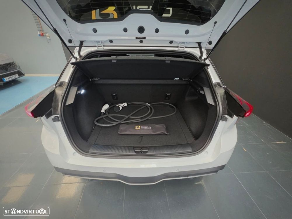 MG MG4 64 kWh Luxury - 15