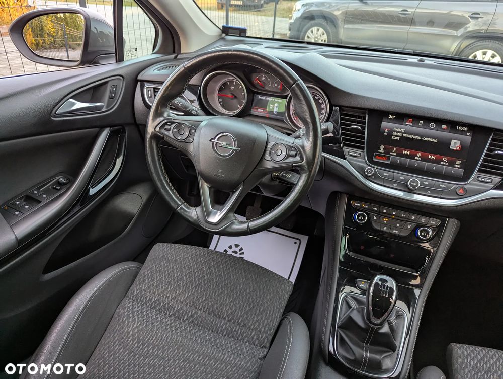 Opel Astra 1.4 Turbo Innovation - 11