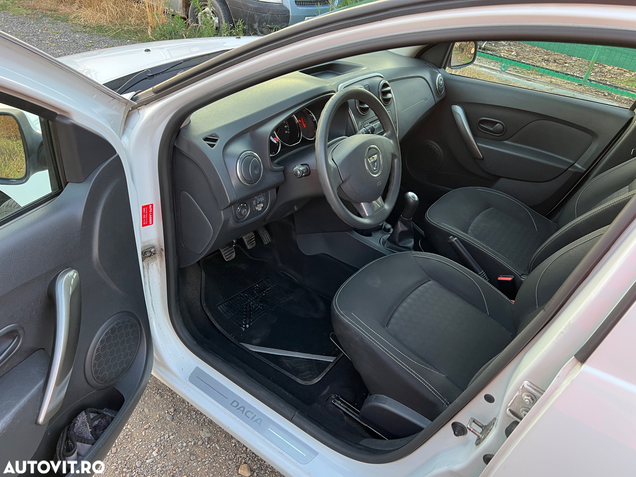Dacia Sandero 1.2 Acces - 5
