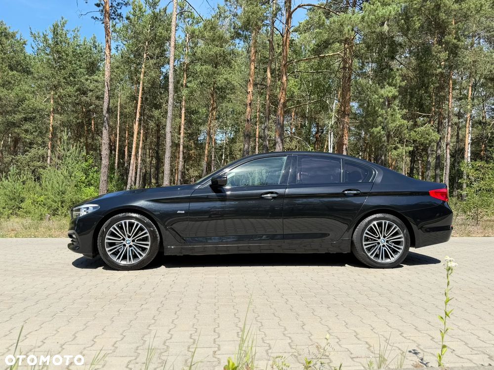 BMW Seria 5 520d Sport Line - 4