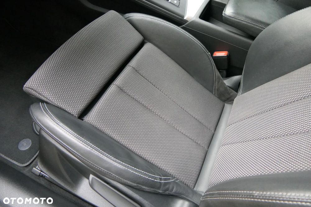 Audi A4 Avant 2.0 TDI DPF multitronic S line Sportpaket - 22