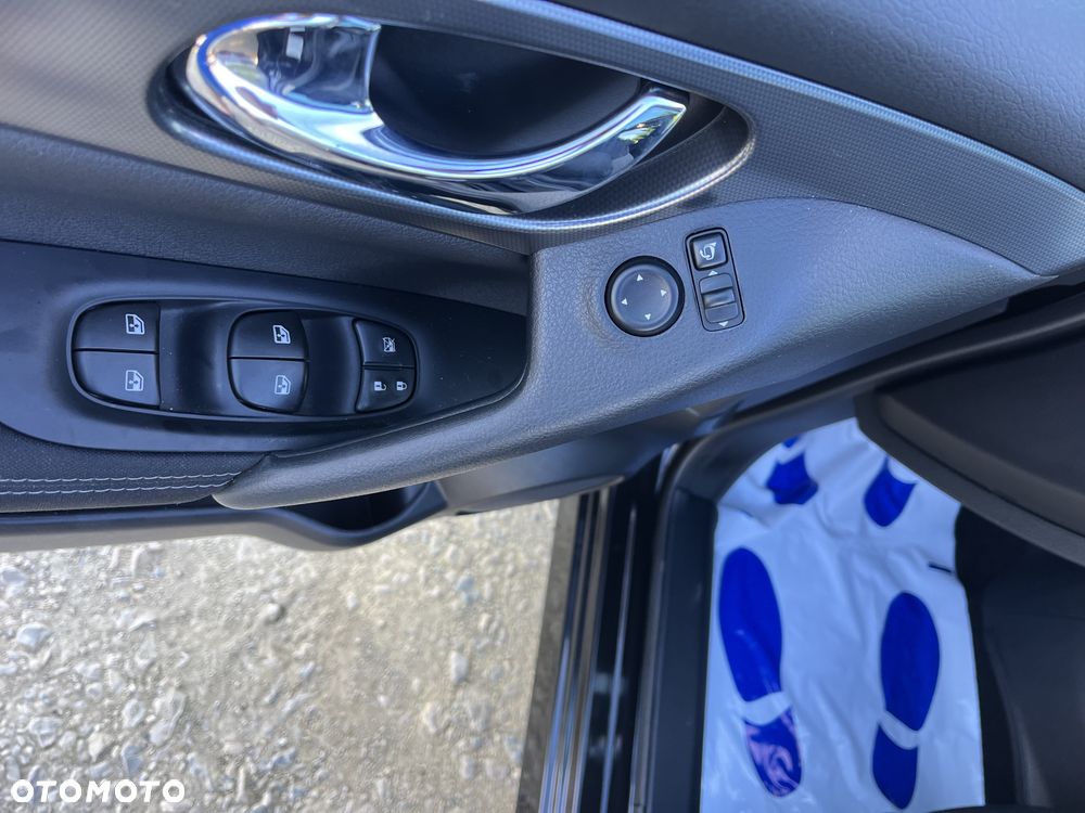Nissan Qashqai 1.6 DIG-T N-Connecta - 23