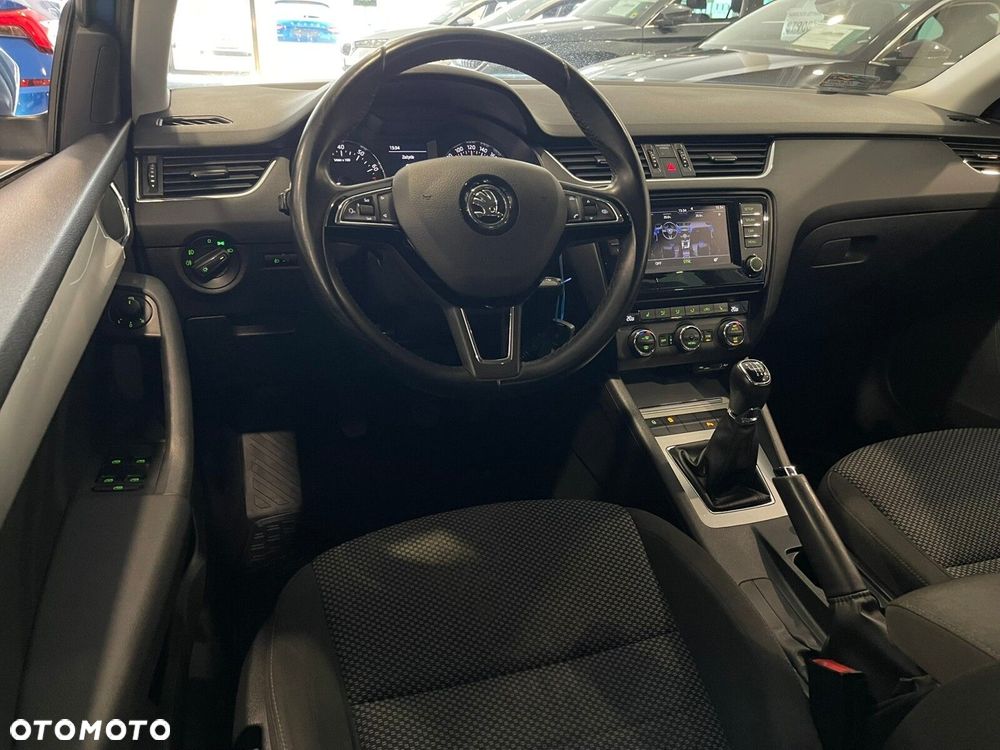 Skoda Octavia 1.4 TSI Ambition - 11