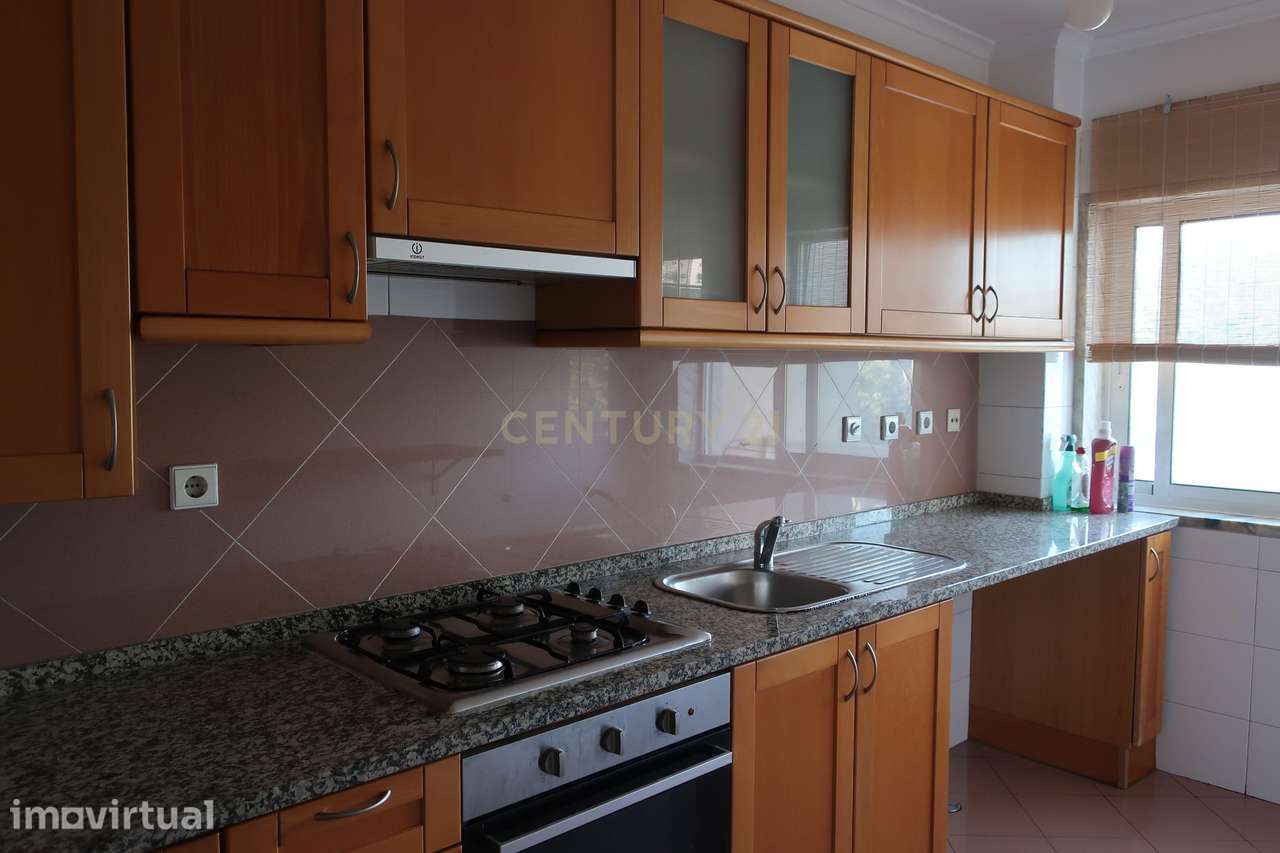 Apartamento T1 com Parqueamento - Cavaleira - Grande imagem: 2/24