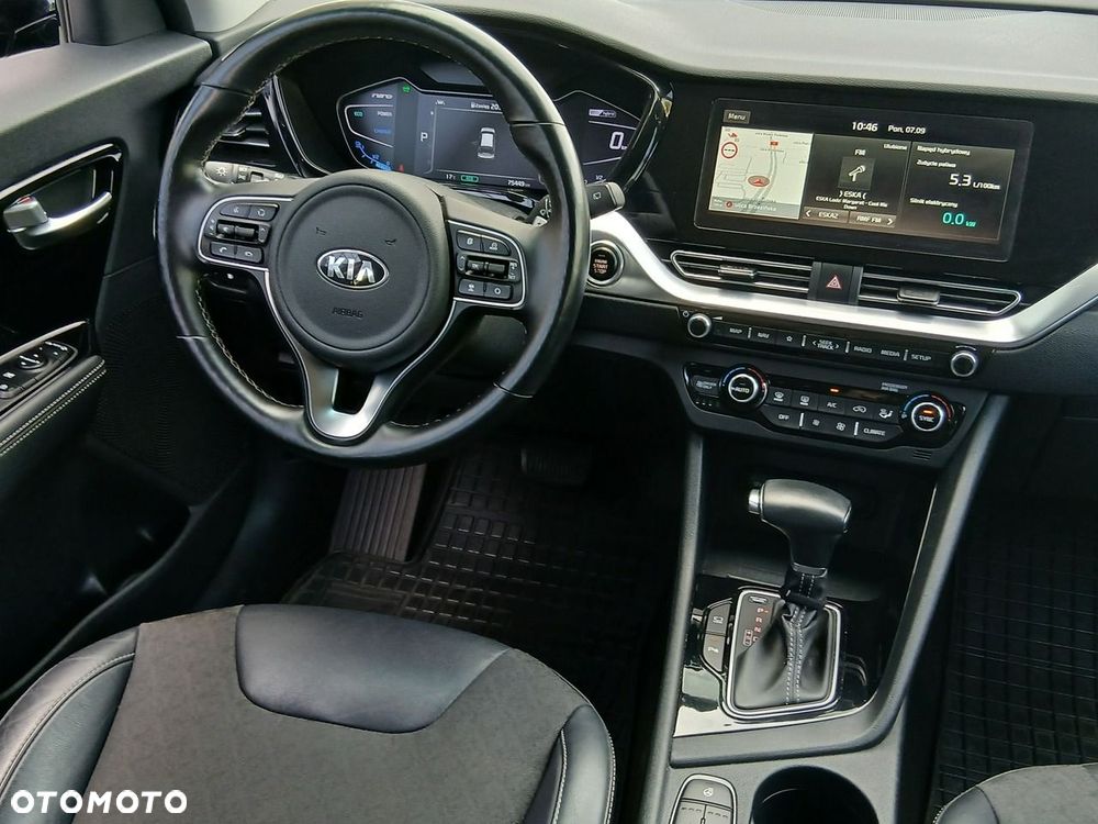 Kia Niro 1.6 GDI Hybrid Business Line - 23