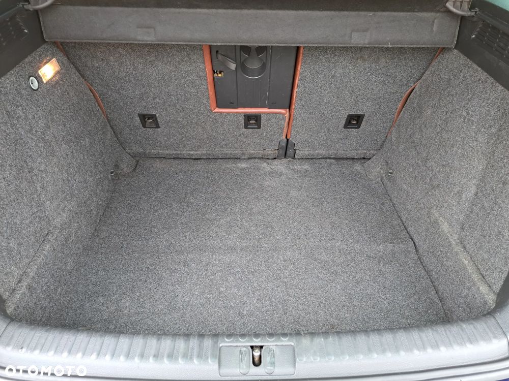 Volkswagen Tiguan - 33