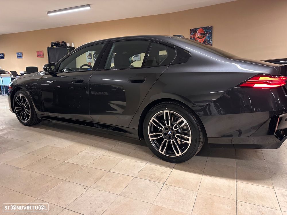BMW 530 e Pack Desportivo M - 9