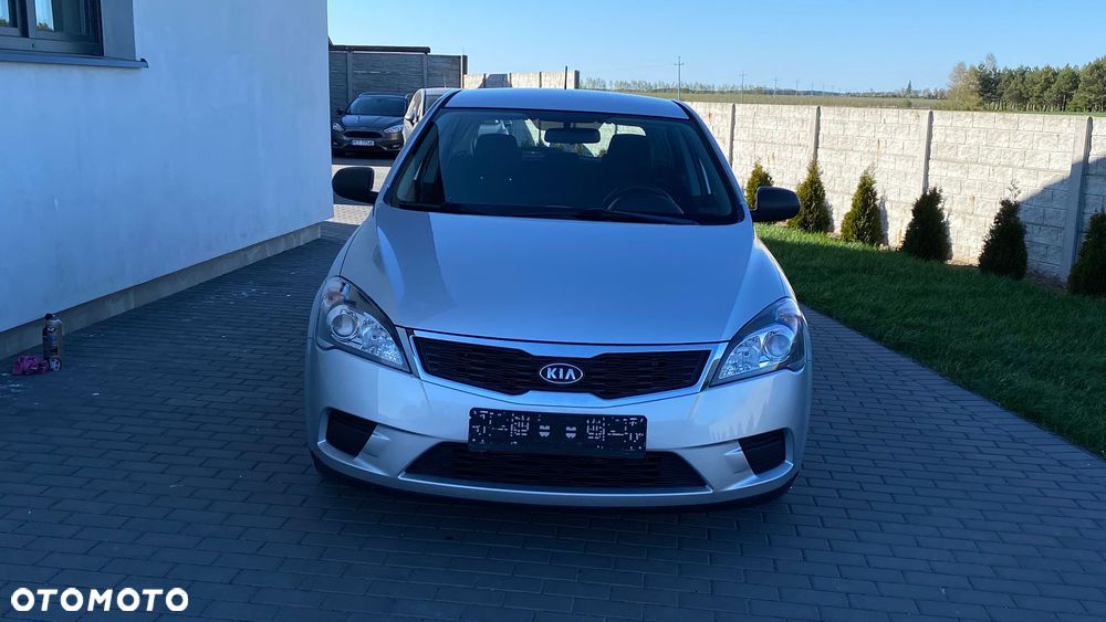 Kia Ceed 1.4 CVVT Attract - 13