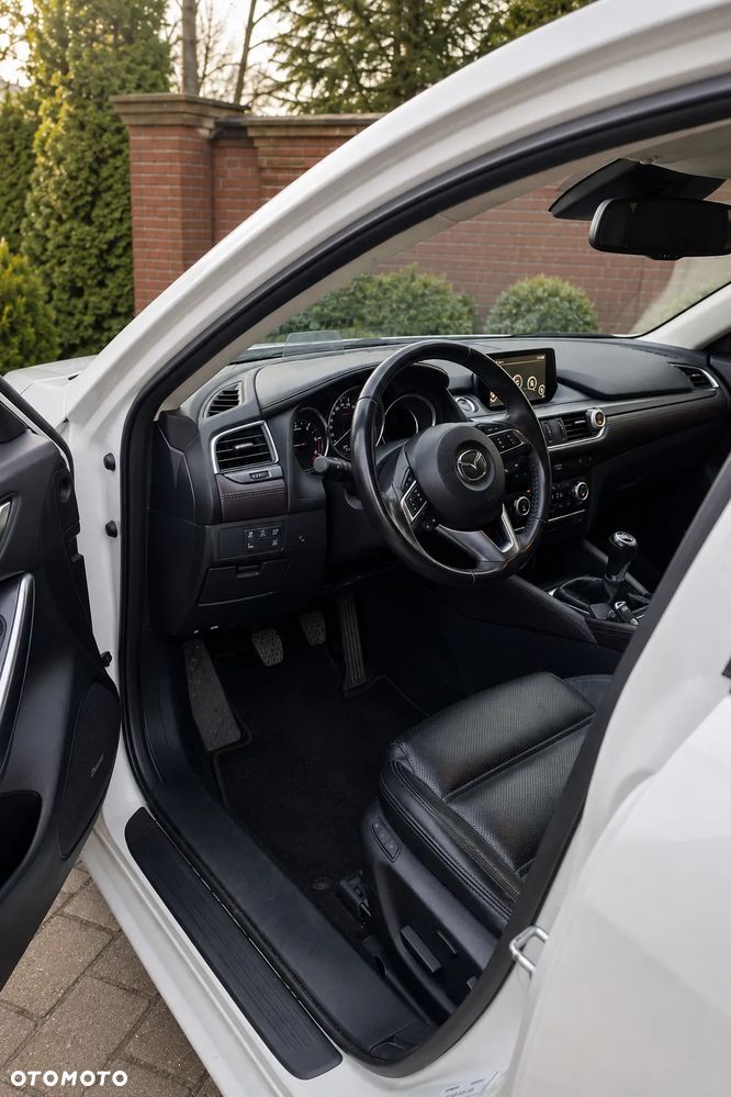 Mazda 6 - 8