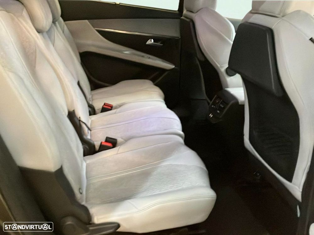 Peugeot 5008 1.2 PureTech Allure EAT8 - 18