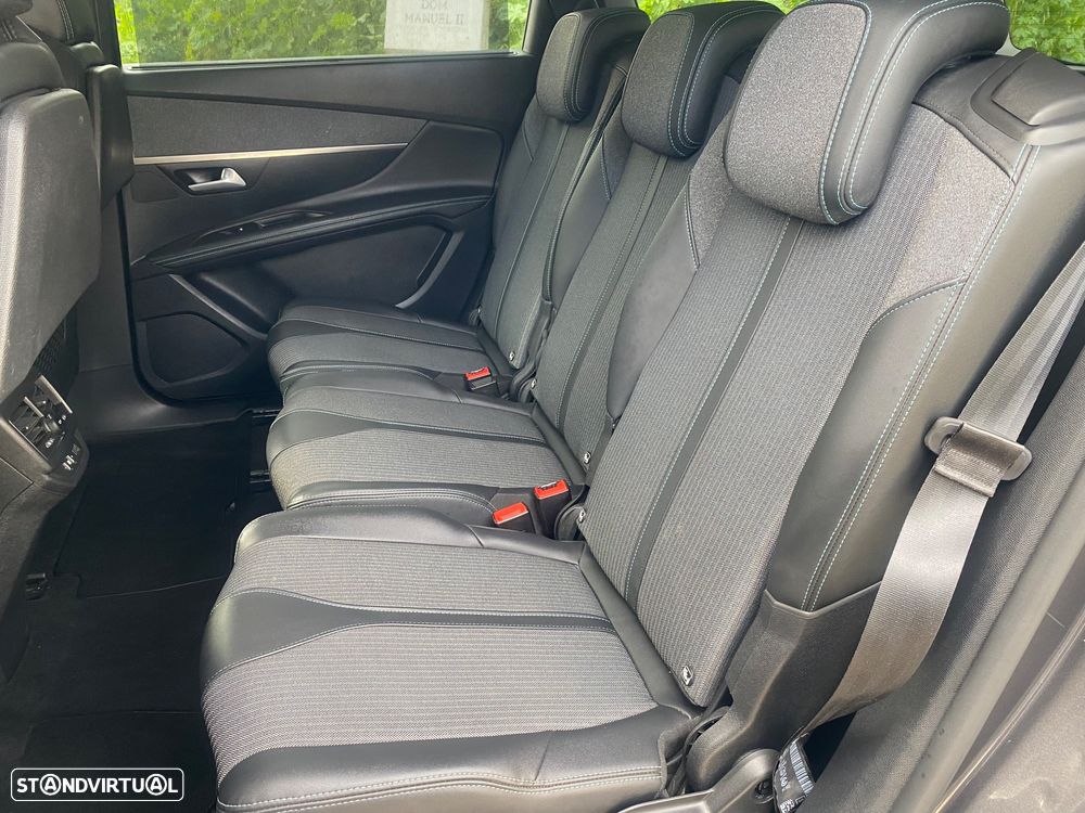Peugeot 5008 1.5 BlueHDi Allure Pack EAT8 - 26