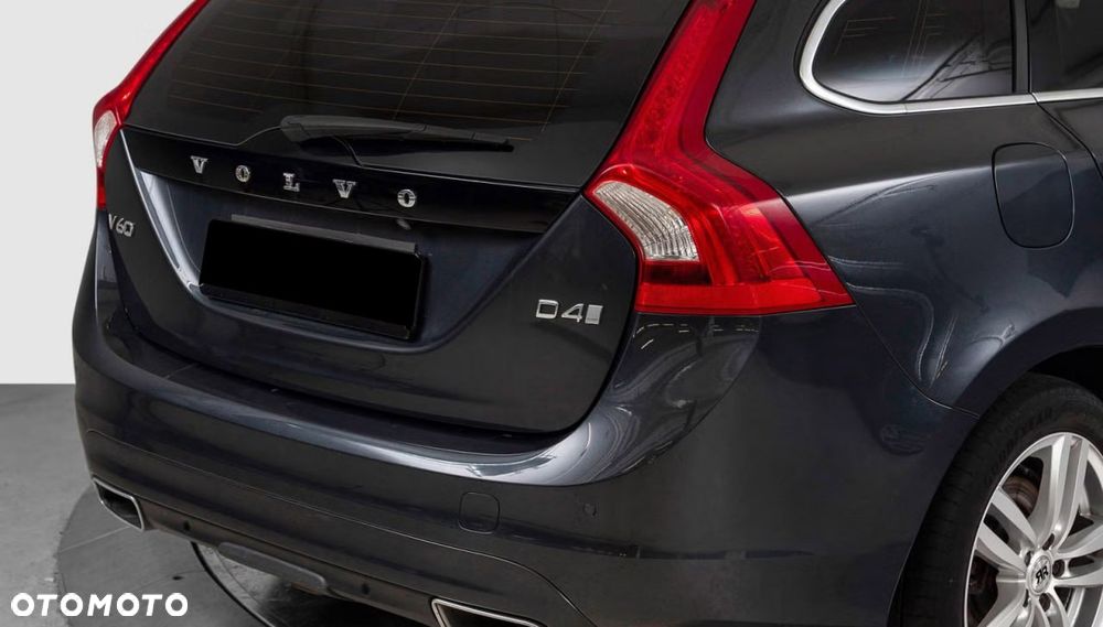 Volvo V60 D4 AWD Geartronic R-Design - 9