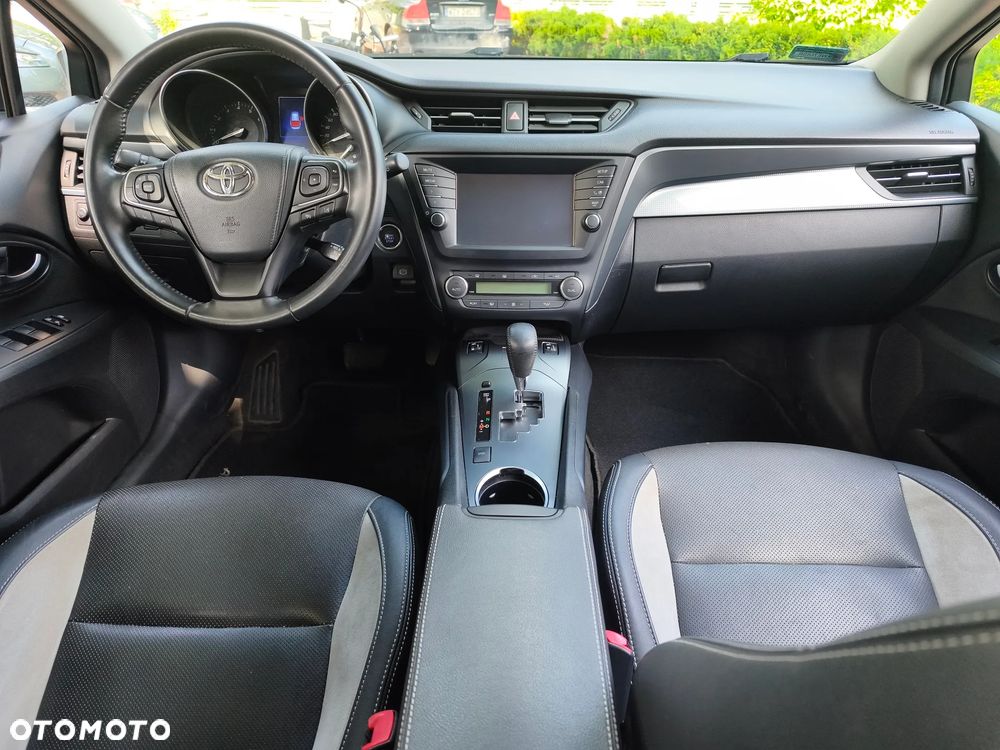 Toyota Avensis 2.0 Prestige MS - 10