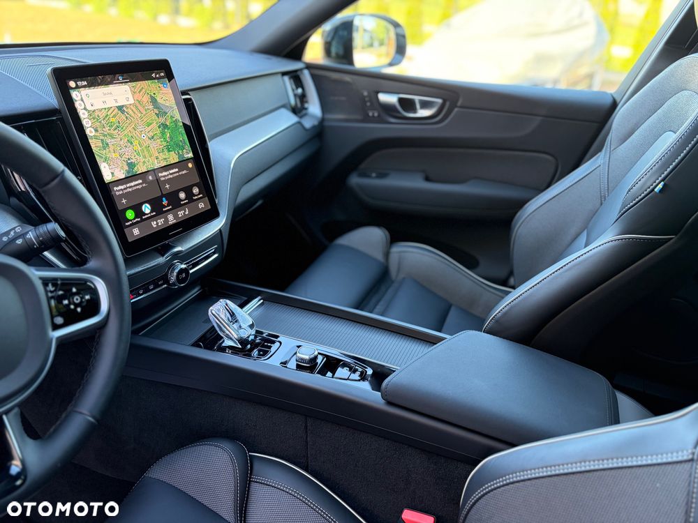 Volvo XC 60 B5 B AWD Ultra Black Edition - 26