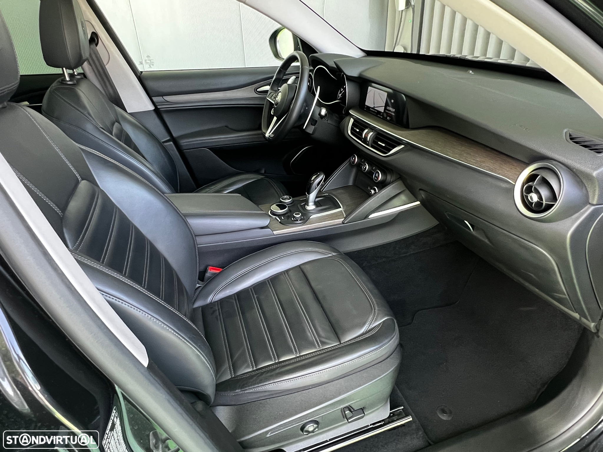 Alfa Romeo Stelvio 2.0 T First Edition AT8 Q4 - 10