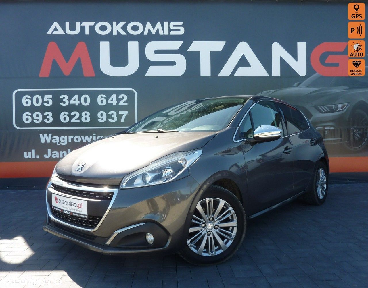 Peugeot 208 - 1