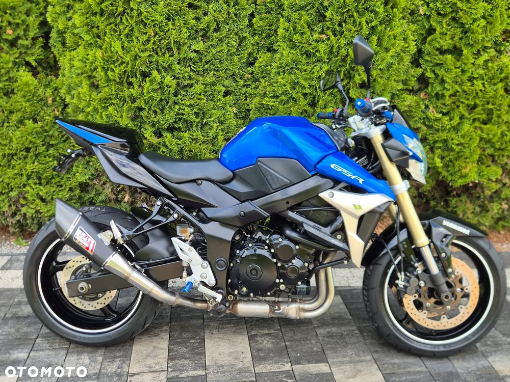 Suzuki GSR - 2