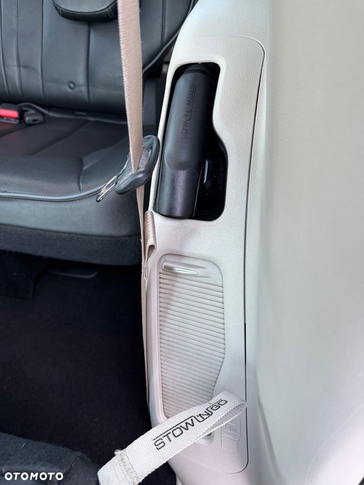 Chrysler Pacifica - 12