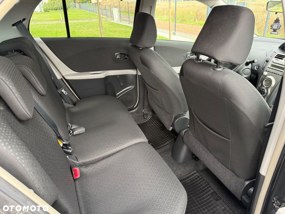 Toyota Yaris - 22
