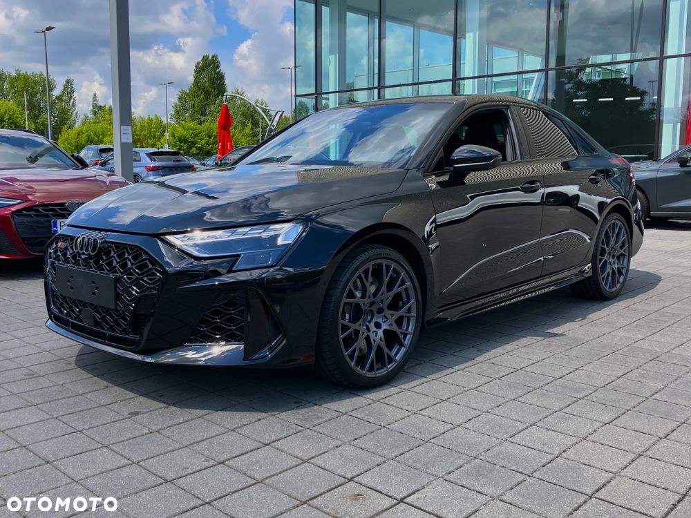 Audi RS3 Limousine - 8