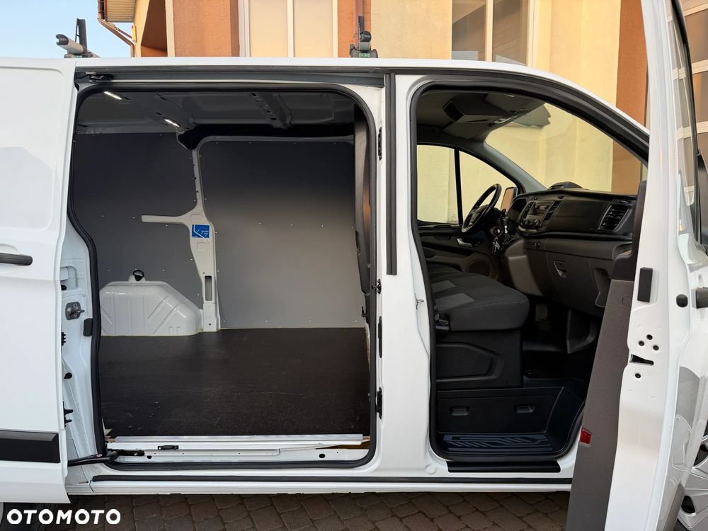 Ford Custom L1H1 - 29