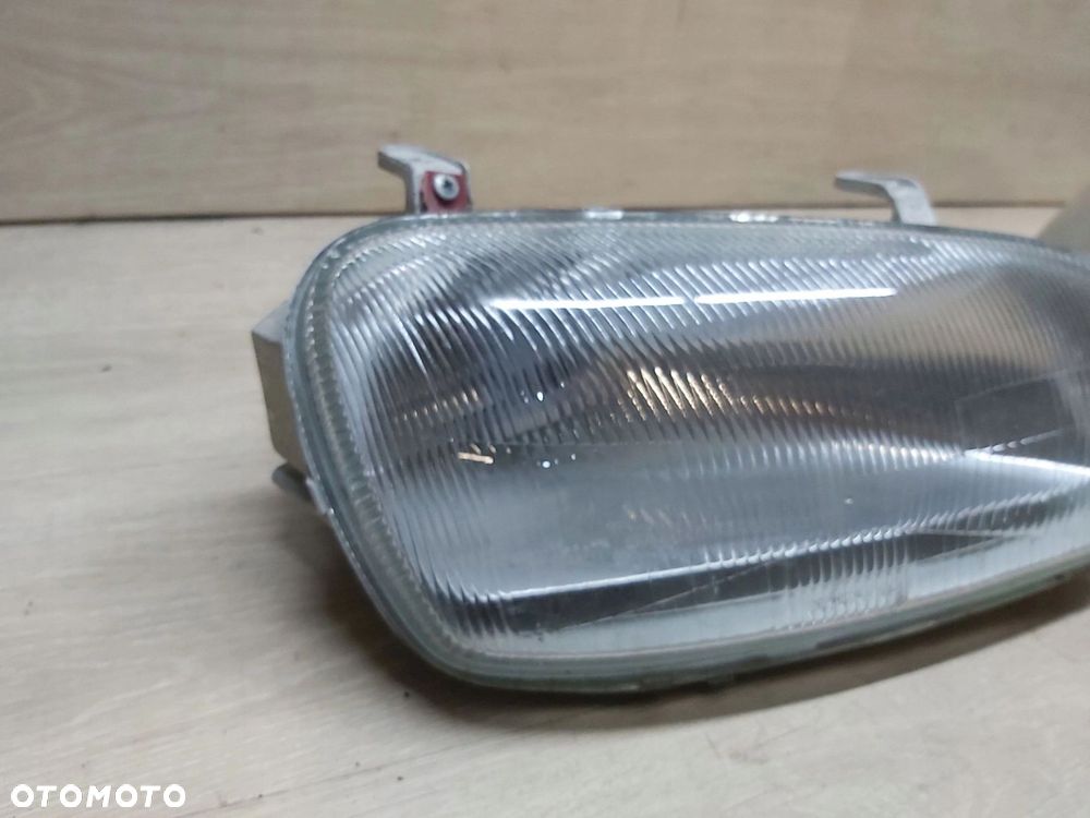 Toyota RAV4 I XA10 lampa lewy przód KLOSZ - 3