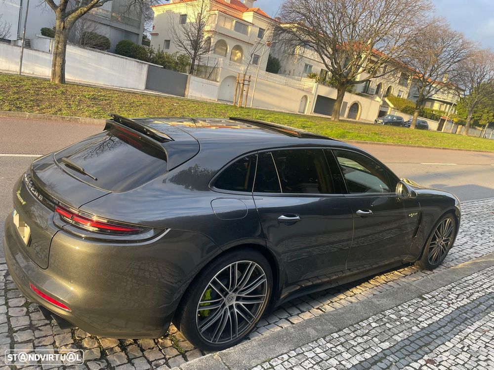 Porsche Panamera Sport Turismo 4 E-Hybrid 10 Years Edition - 33