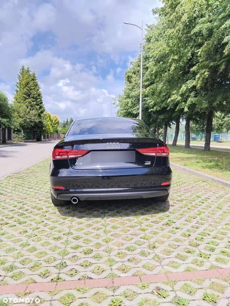Audi A3 Limousine 1.6 TDI ultra Attraction - 5