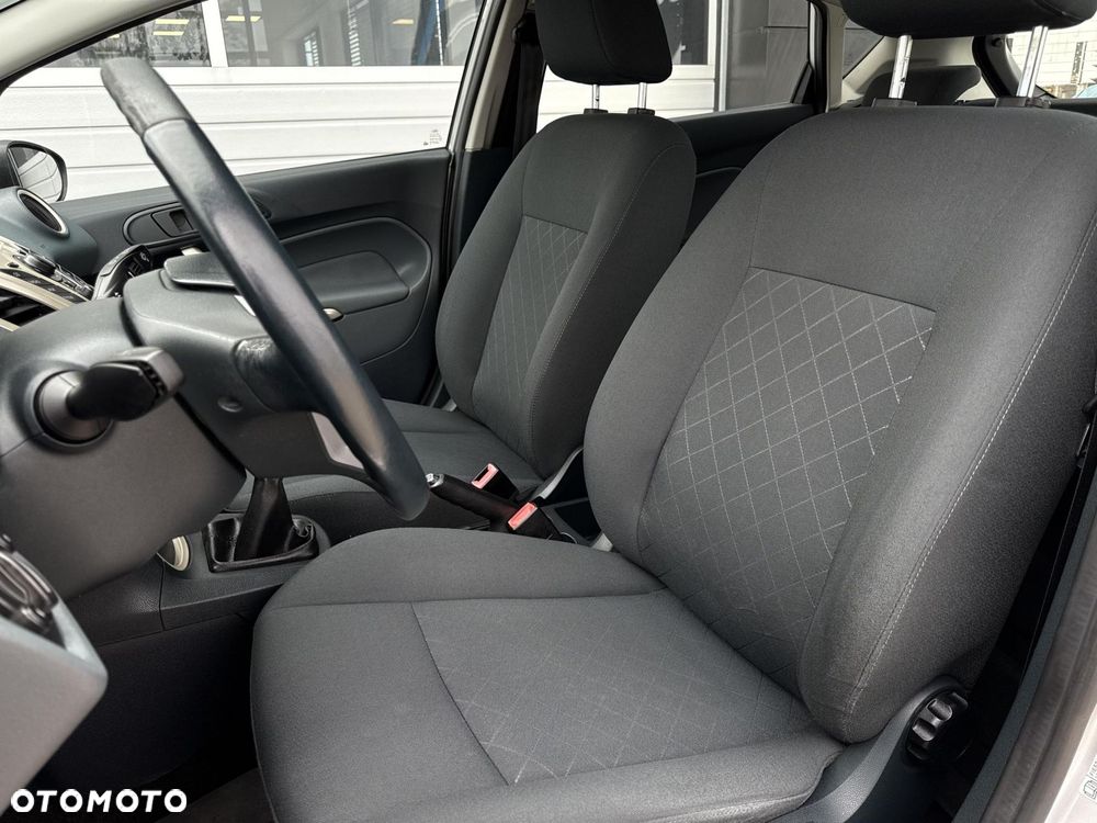Ford Fiesta 1.25 Ghia - 13