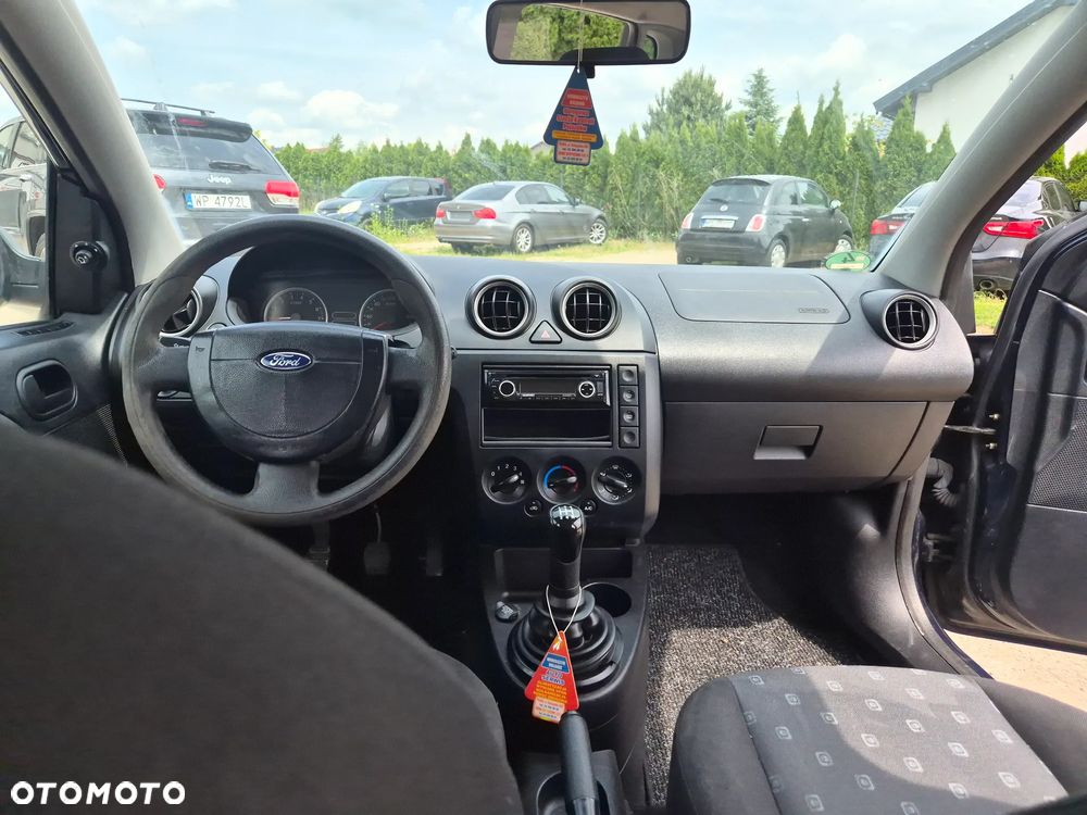 Ford Fiesta 1.3 Ghia - 11