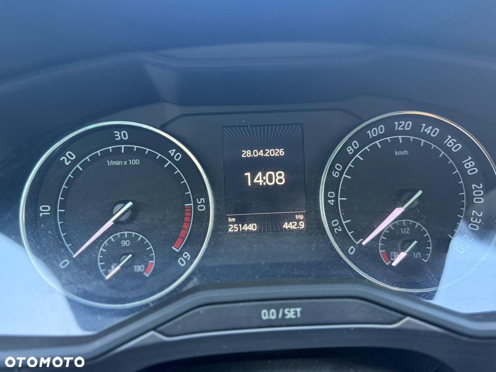 Skoda Superb 2.0 TDI DSG Style - 16