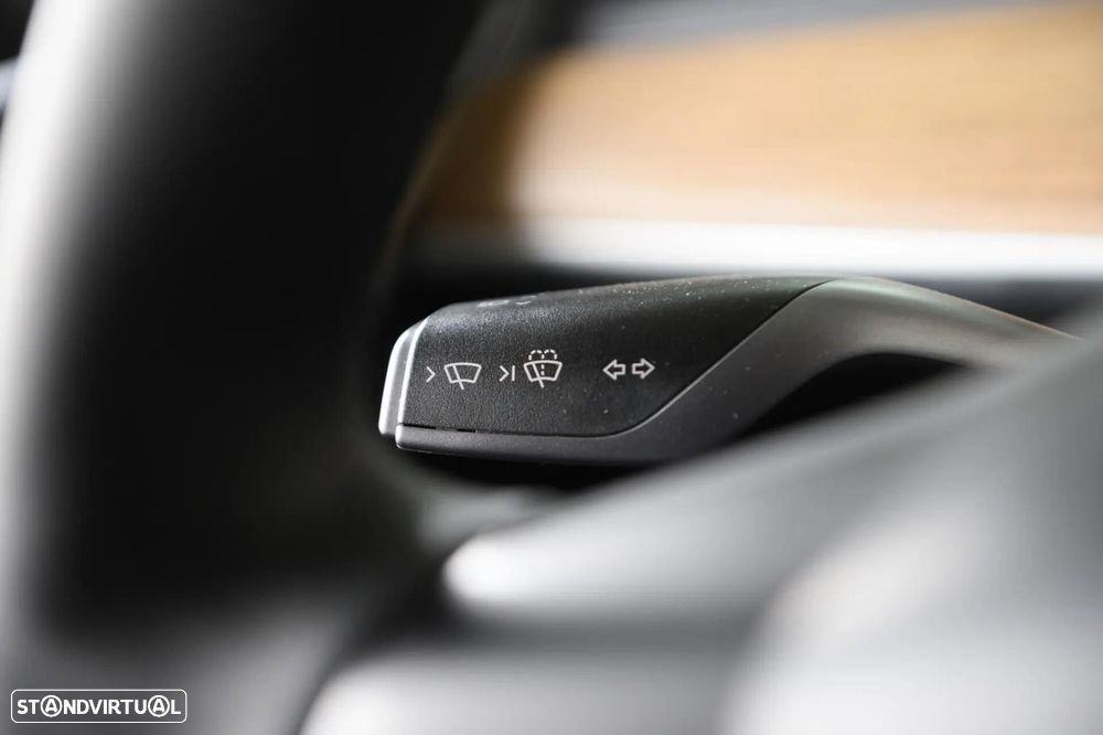 Tesla Model Y Long Range RWD - 34