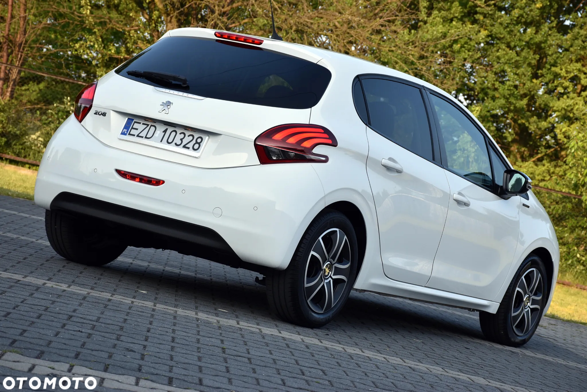 Peugeot 208 - 4
