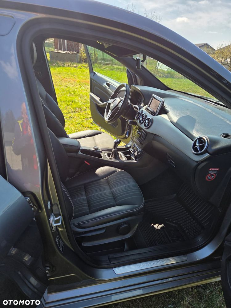 Mercedes-Benz Klasa B 200 CDI - 25