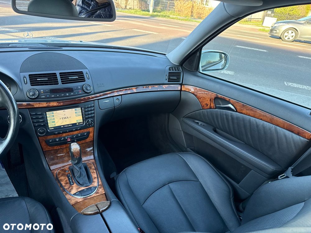 Mercedes-Benz Klasa E 500 4Matic Automatik Elegance - 18