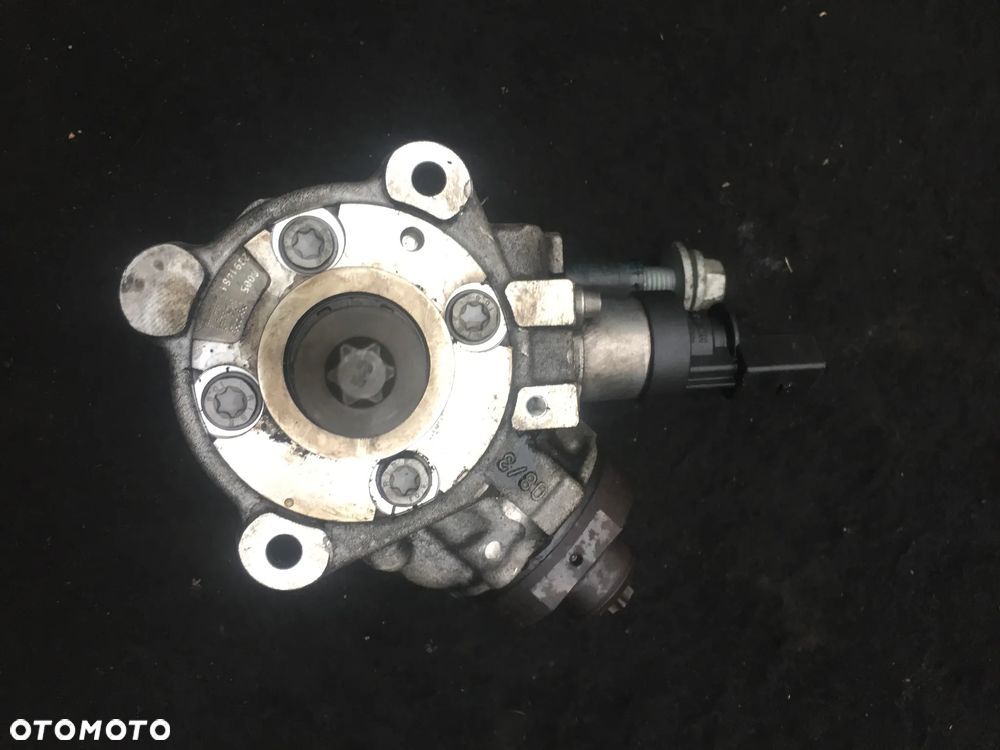 Części do silnika BMW 2.0D (N47) - Głowica, Rozrusznik, EGR, Przepustnica, Listwa wtryskowa, Pompa - 24