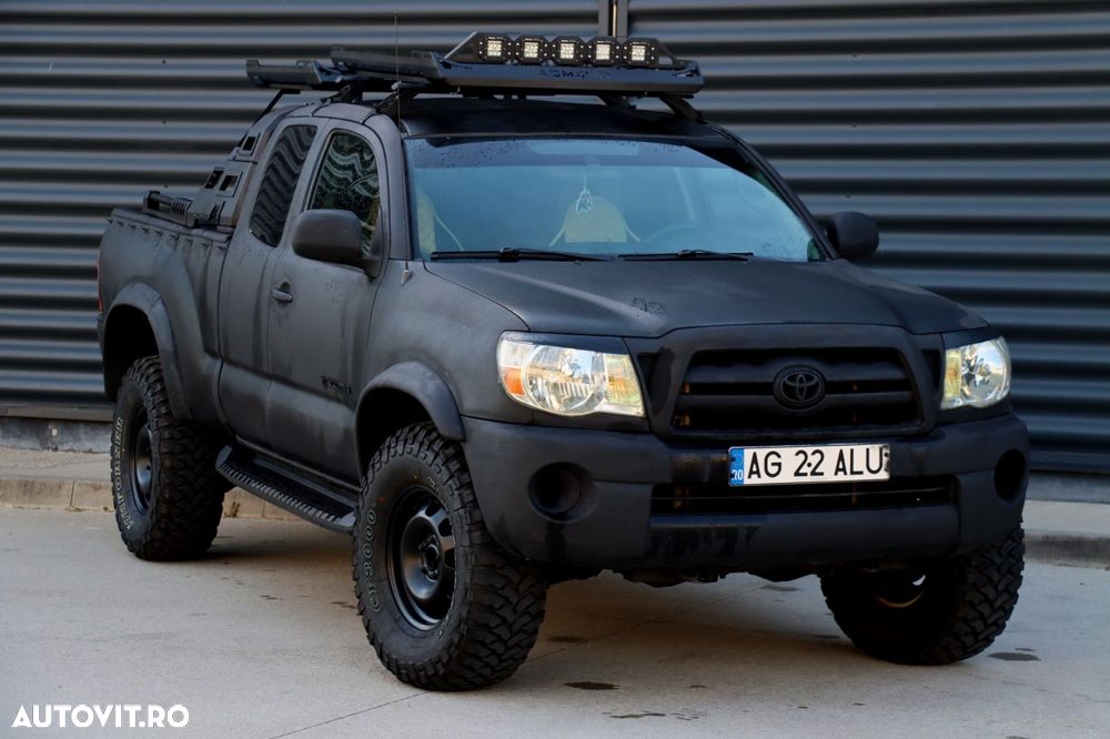 Toyota Tacoma - 1