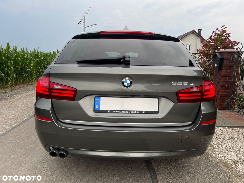 BMW Seria 5 525d Sport-Aut Modern Line - 35