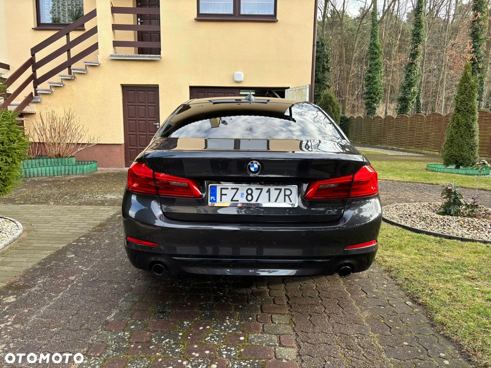 BMW Seria 5 520d M Sport - 6