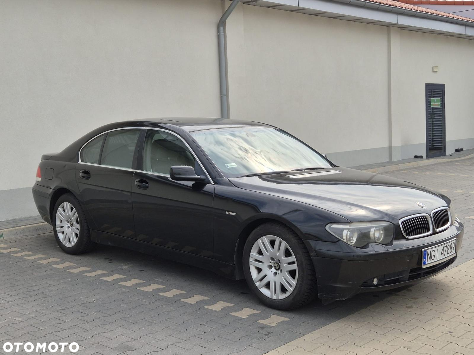 BMW Seria 7 745i - 9