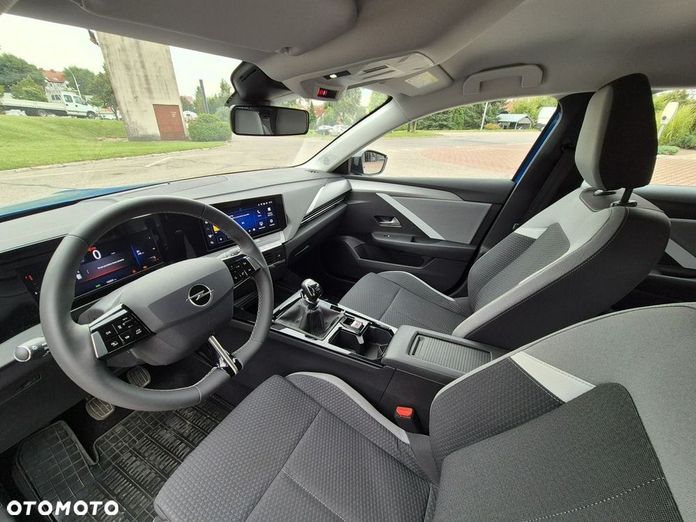 Opel Astra 1.2 Turbo Edition - 10