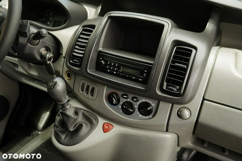 Renault Trafic - 21