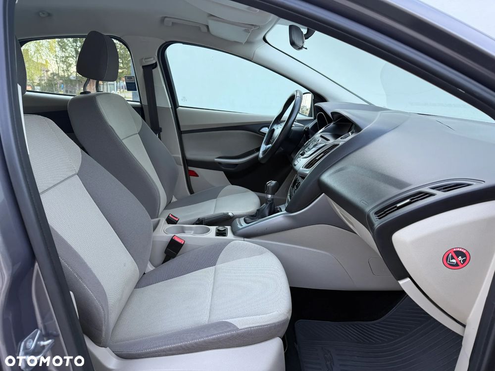 Ford Focus - 30