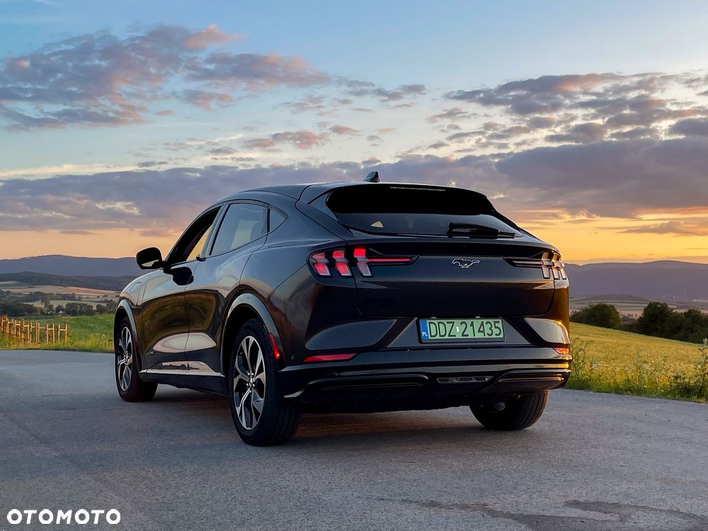 Ford Mustang Mach-E PREMIUM - 2