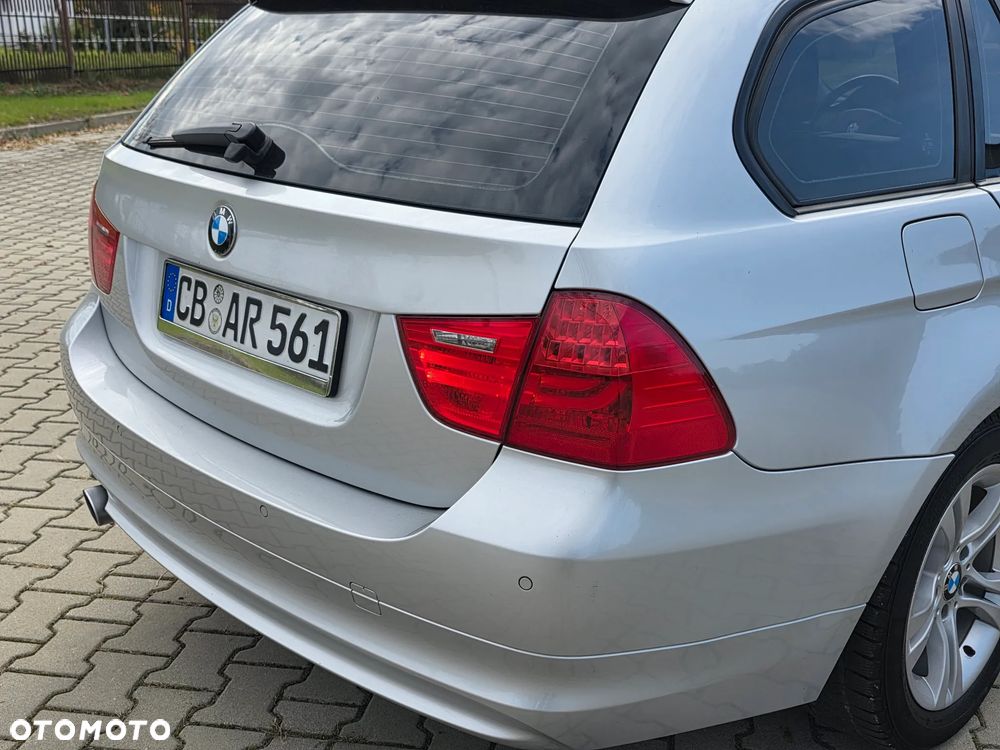BMW Seria 3 318d DPF Edition Exclusive - 14