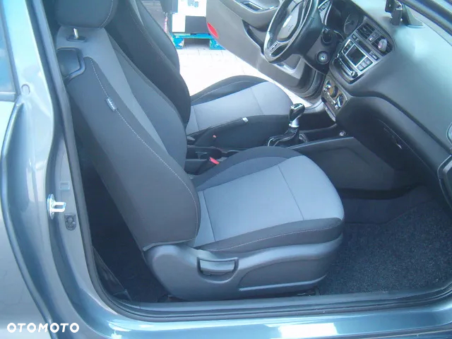 Hyundai i20 - 18