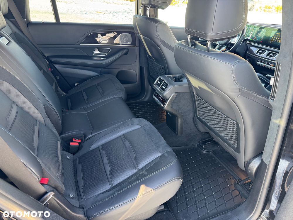 Mercedes-Benz GLS - 12