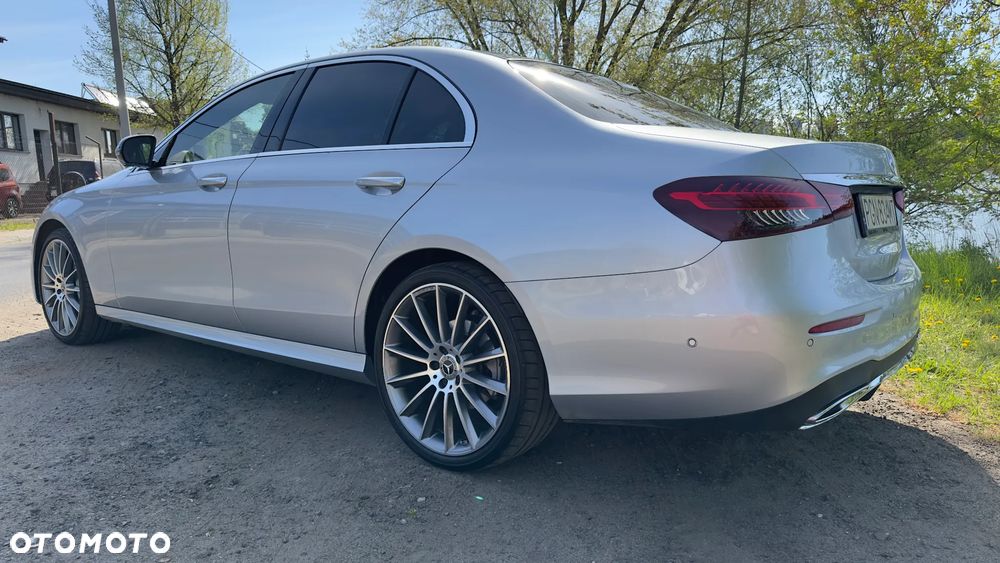 Mercedes-Benz Klasa E 300 d 4Matic 9G-TRONIC AMG Line - 3