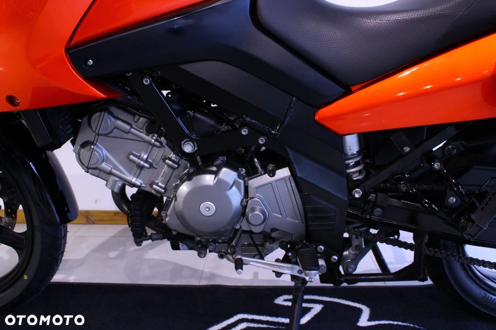 Suzuki DL - 27